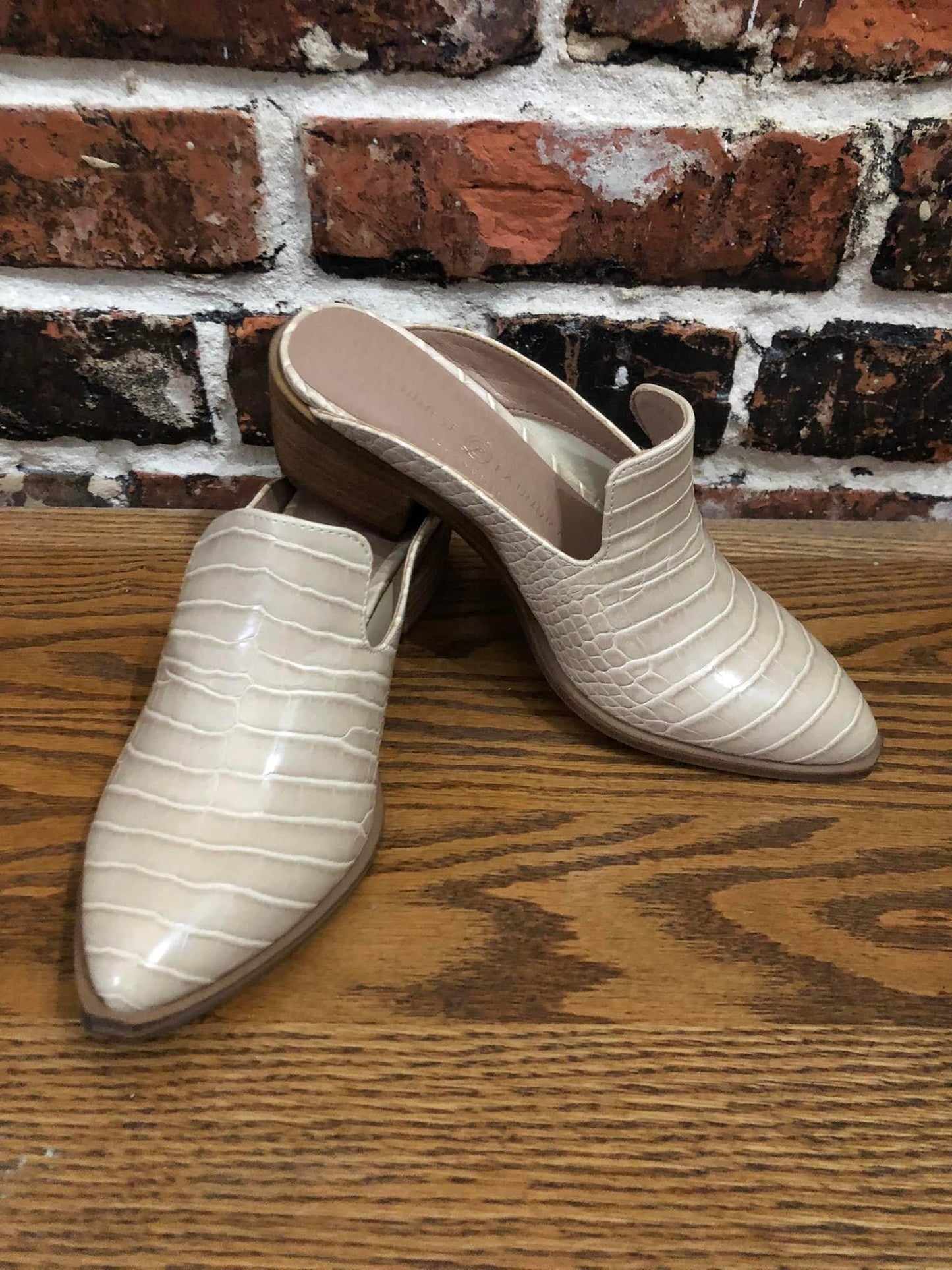 Chinese Laundry Marine Mule