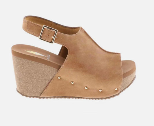 Volatile Division Wedge in Tan